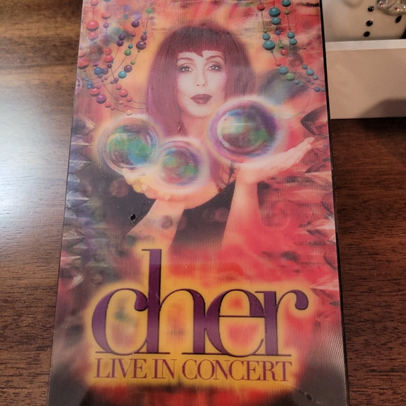 Cher live in Concert VHS - Picture 1 of 6